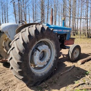 Alternative view of Ford 5000