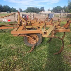 Alternative view of 13 Tand Beitel Bloeg / 13 Tine Chisel Plough