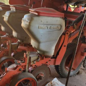 Alternative view of Kuhn PDM/PG 700 4 Row No Till Planter