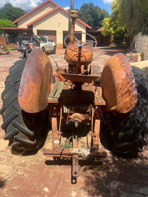 Old Tractor / Ou Trekker - Image 5