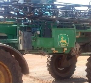 Alternative view of John Deere 4730 Self Propelled Sprayer