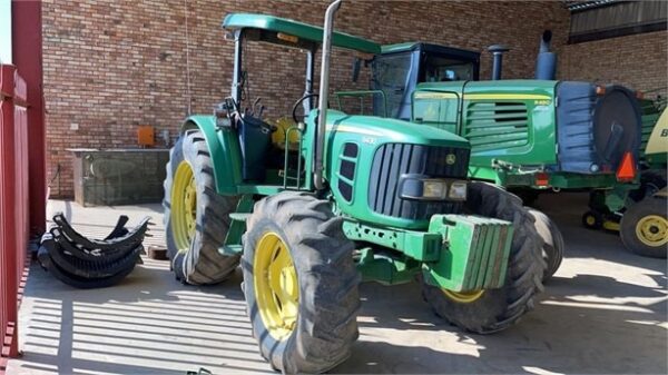 John Deere 6430