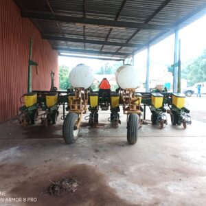John Deere 8 Row 76cm Max Emerge Planter