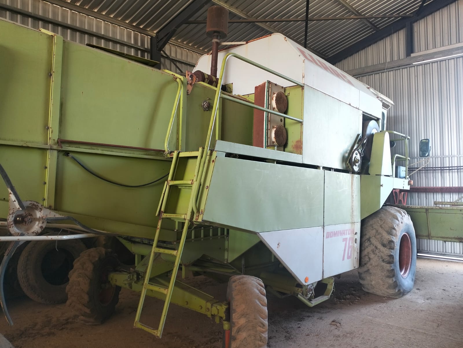 Claas Dominator 76