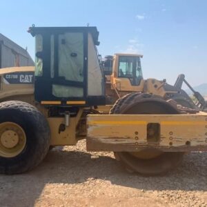 CAT CS78B 18T Smooth Drum Roller