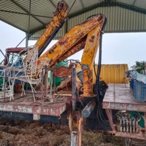 Alternative view of 8 Ton Plaaswa met Kraan / Farm Wagon with Crane