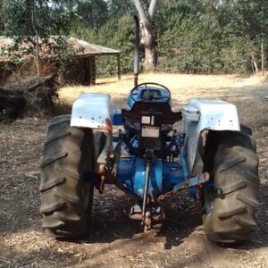 Alternative view of Ford 3600