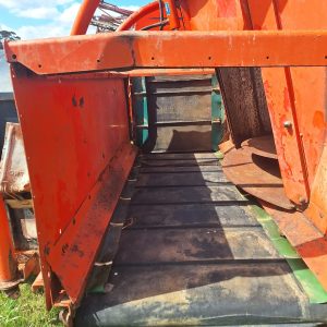 Alternative view of 18 Cube Kuhn Profile Voer Menger / Feed Mixer