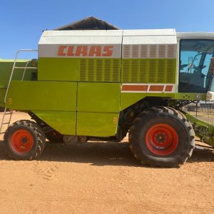 Alternative view of Claas Mega 204 Stroper / Combine Harvester