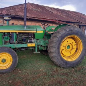 John Deere 2141