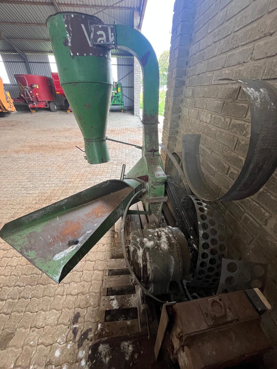 Old 3-phase Electric Hammer Mill / Elektriese Hammermeul - Image 2