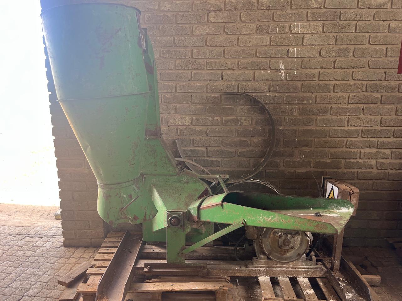 Old 3-phase Electric Hammer Mill / Elektriese Hammermeul