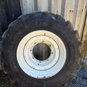 2x 420/85R30 Rims and Tires