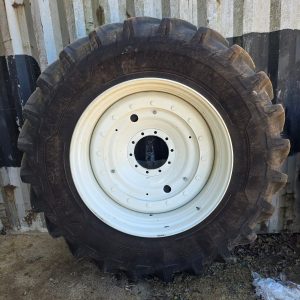 4x 520/85R42 Rims and Tires