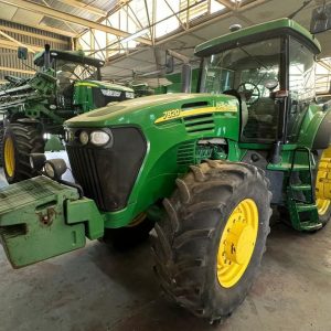 John Deere 7820