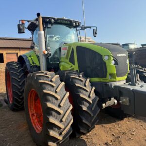 Alternative view of Claas Axion 950