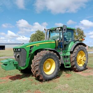 John Deere 8530