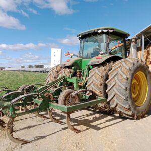 Alternative view of John Deere 8270R