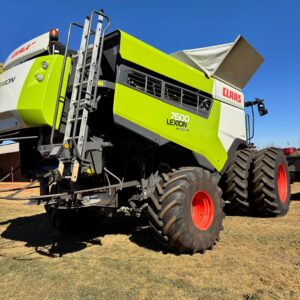 Alternative view of Claas Lexion 7600 Stroper / Combine Harvester