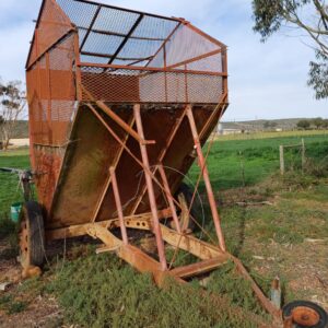 2x Silage Cart / Kuilvoerkarre