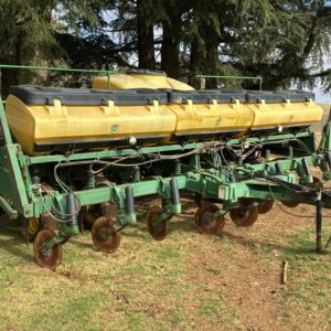 Alternative view of 8 Row 76cm John Deere 2113 No-Till Planter