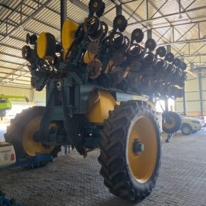 Alternative view of 16 Row 91. Equalizer CII Narrow / Smal Planter