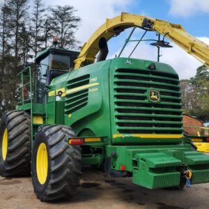Alternative view of John Deere 7750 I Pro Drive 4x4 Kuilvoer Kerwer / Silage Cutter with 12 Row Table / Tafel