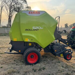 Alternative view of Claas Rollant 520RF Baler