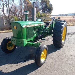 John Deere 2130