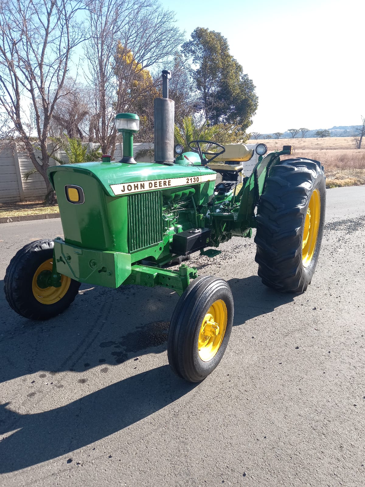 John Deere 2130