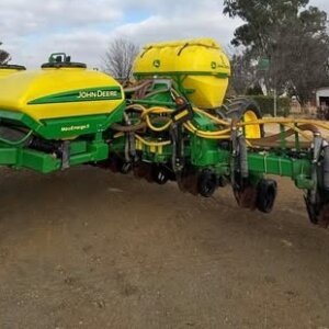 16 Row 76cm John Deere 1750 MaxEmerge Plus No Till Vacuum Planter