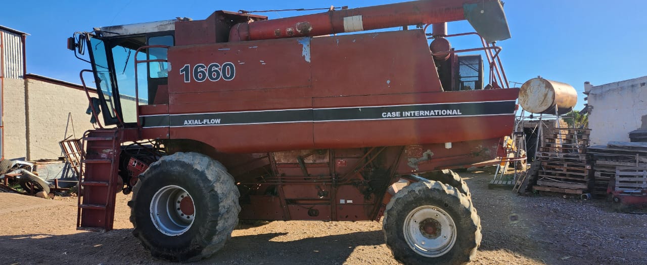 Case 1660 Stroper / Combine Harvester