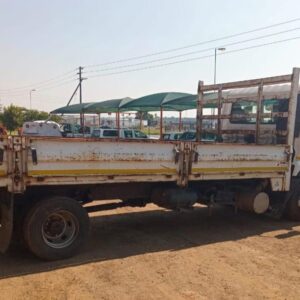 Alternative view of Nissan UD CRONER 8 Ton MKE210 Flat Deck Truck / Trok