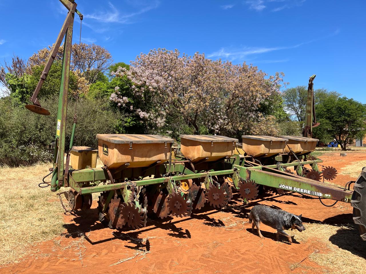 8 Row 0.91m John Deere 7200 Planter - Image 3
