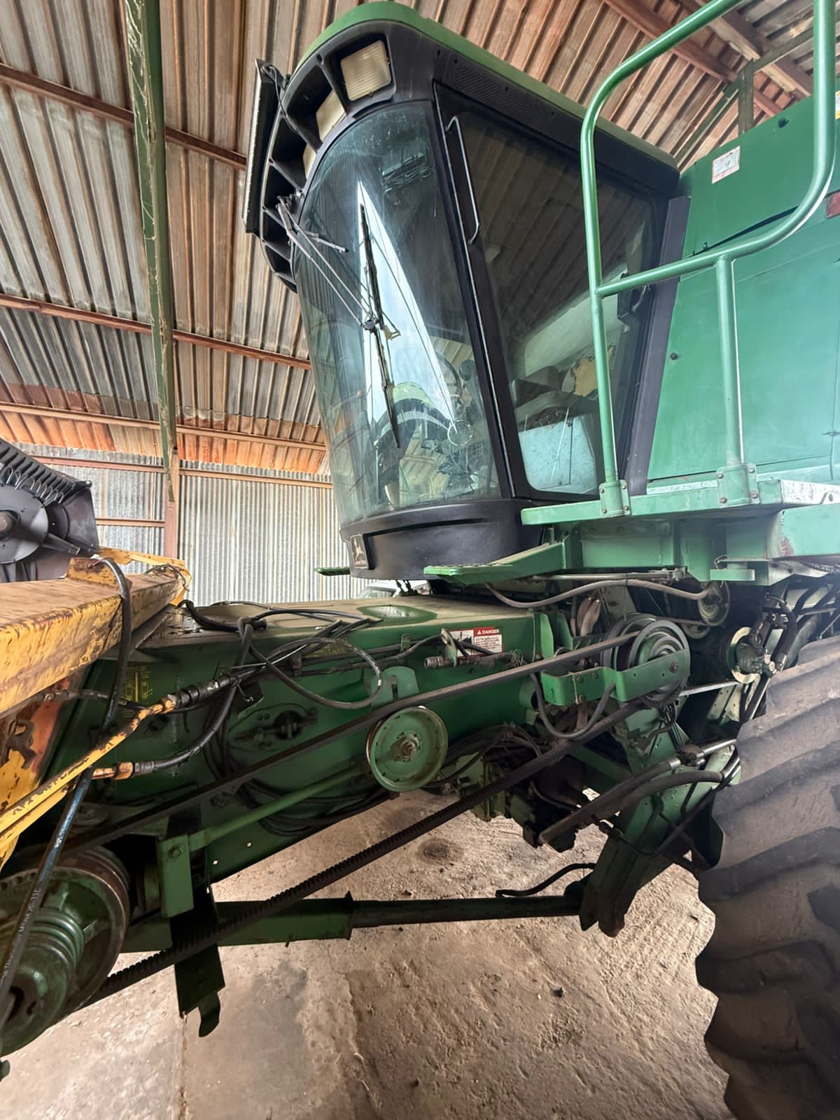 John Deere 9400 Stroper / Combine Harvester - Image 2