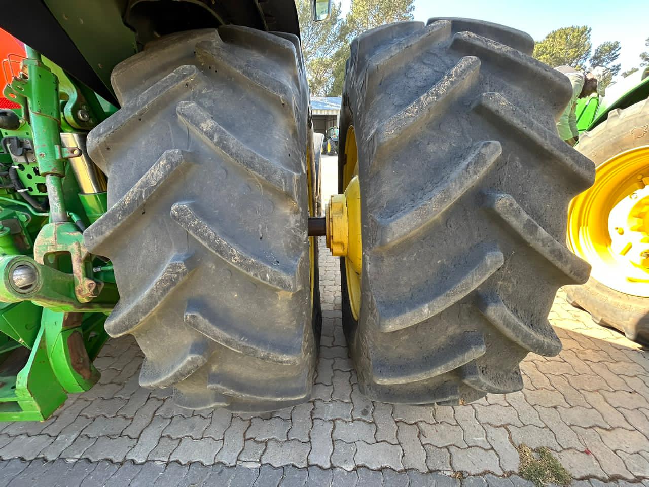 John Deere 8295 R - Image 5