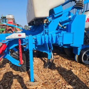 Alternative view of 4 Row .76 Monosem No-Till Planter