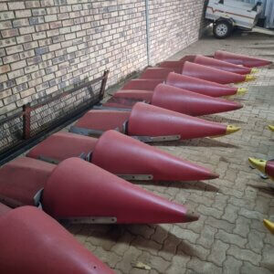 Alternative view of 10 Row 76cm Plukkerkop Bed en Tone / and Bonnets