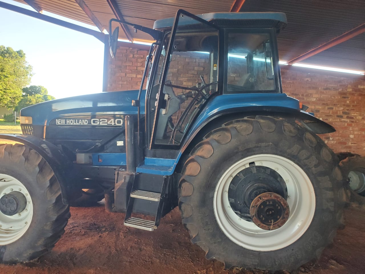 New Holland G240