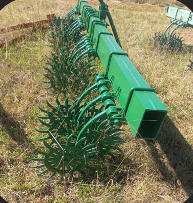 4 Row John Deere Centipede / Duisendpote