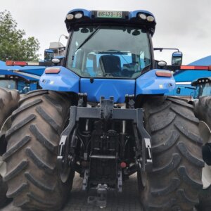Alternative view of New Holland T8.350 Trekker / Tractor