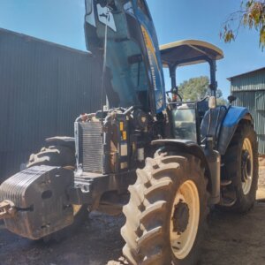 Alternative view of New Holland T6050 Trekker / Tractor