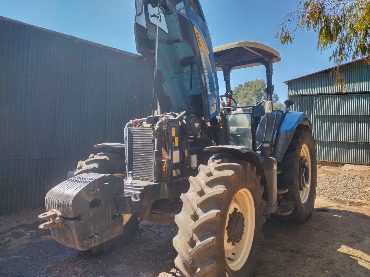 New Holland T6050 Trekker / Tractor - Image 2