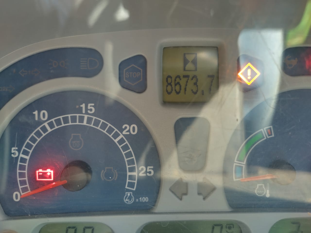 New Holland T6050 Trekker / Tractor - Image 6