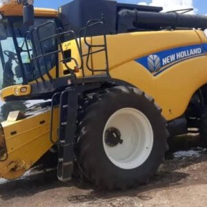 New Holland CR9080 Stroper / Combine Harvester