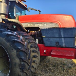 Versatile 2375 Trekker / Tractor