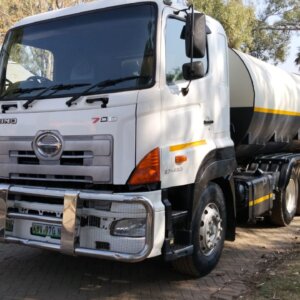 Hino 18 000L Water Trok / Truck