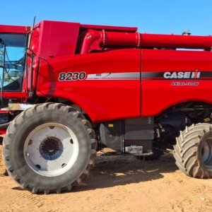 Case iH 8230 Axial-Flow Stroper / Combine Harvester