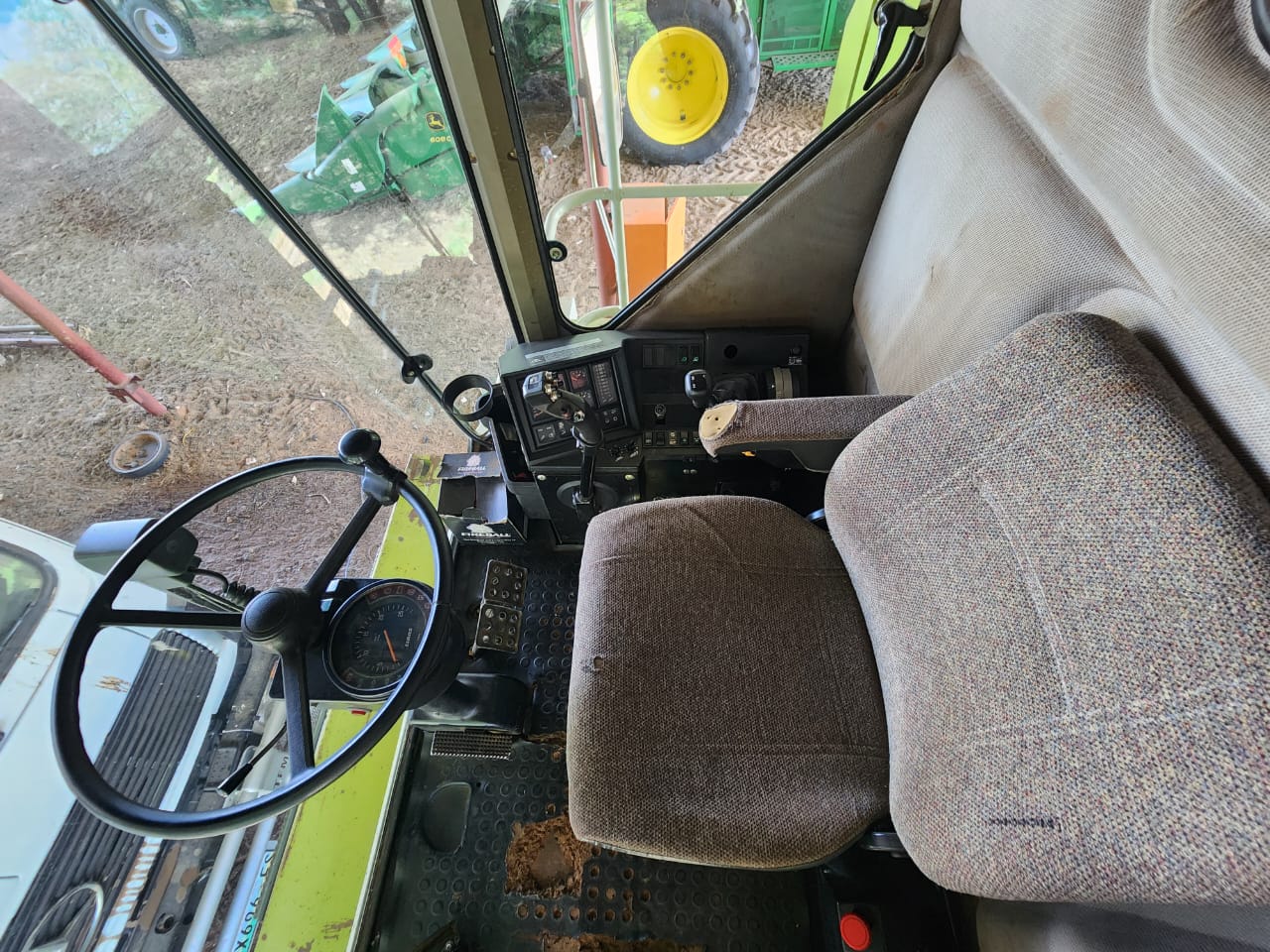 Claas Mega 202 Dominator Stroper / Combine Harvester - Image 3