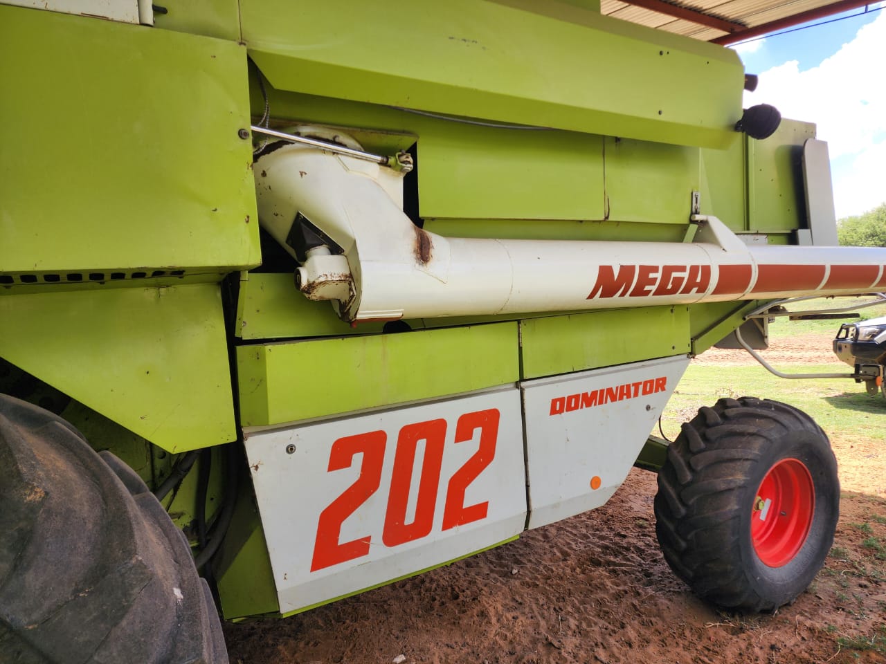 Claas Mega 202 Dominator Stroper / Combine Harvester - Image 5